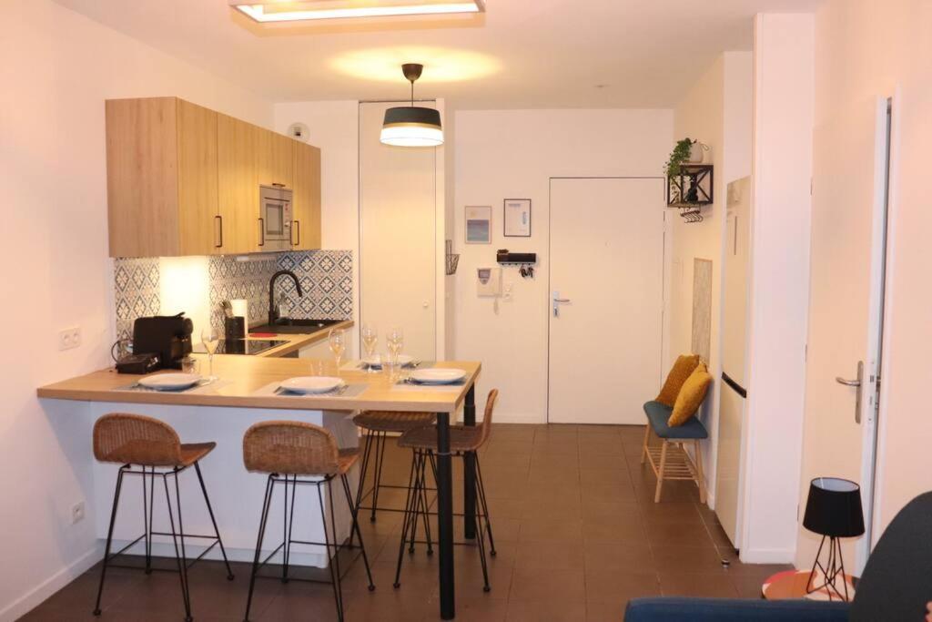 Les Cedres -Tram A 50 Metres, Bordeaux A 5 Minutes, Parking Apartment Cenon Exterior photo