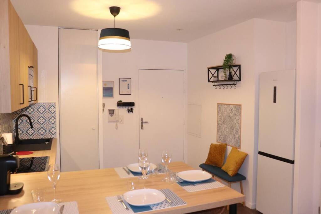 Les Cedres -Tram A 50 Metres, Bordeaux A 5 Minutes, Parking Apartment Cenon Exterior photo
