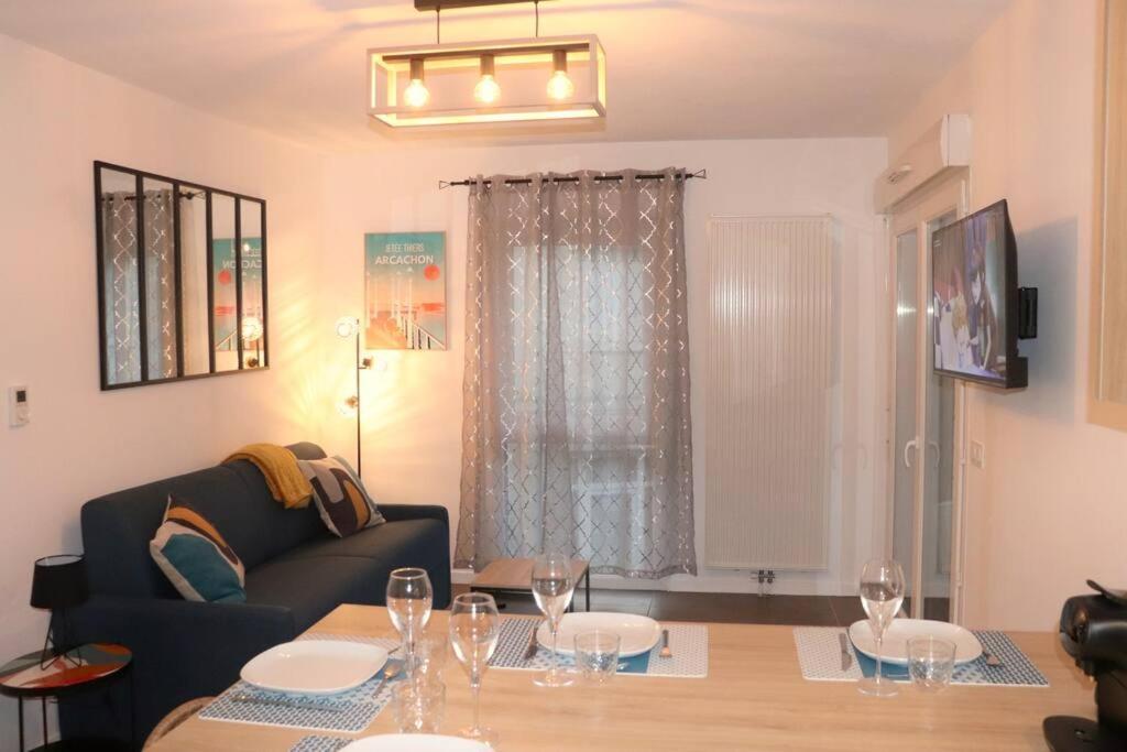 Les Cedres -Tram A 50 Metres, Bordeaux A 5 Minutes, Parking Apartment Cenon Exterior photo
